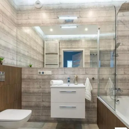 Cybernetyki Business Centre, Chopin Airport, Parking * ורשה