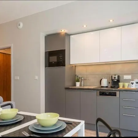 Cybernetyki Business Centre, Chopin Airport, Parking ורשה
