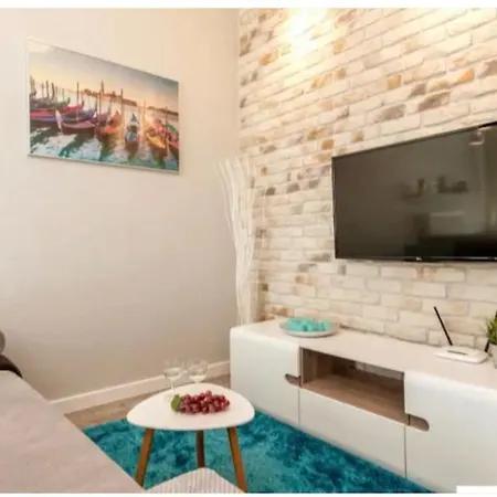 Apartment Cybernetyki Business Centre, Chopin Airport, Parking Warsaw