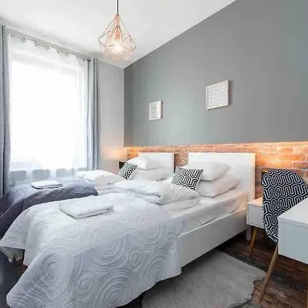 Cybernetyki Business Centre, Chopin Airport, Parking Apartment Warsaw