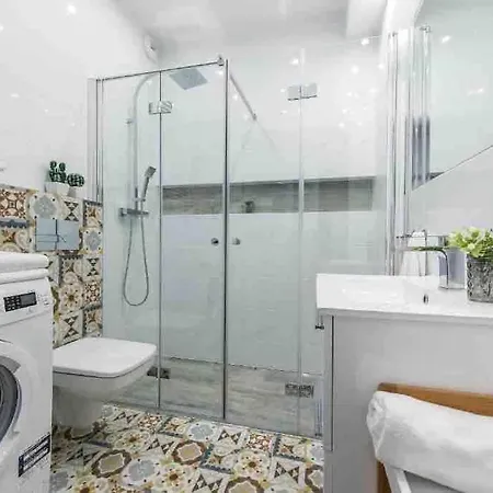Cybernetyki Business Centre, Chopin Airport, Parking Apartment *