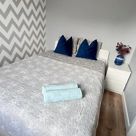 Apartment Cybernetyki Business Centre, Chopin Airport, Parking *