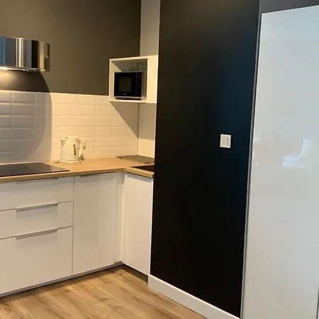 Apartment Cybernetyki Business Centre, Chopin Airport, Parking